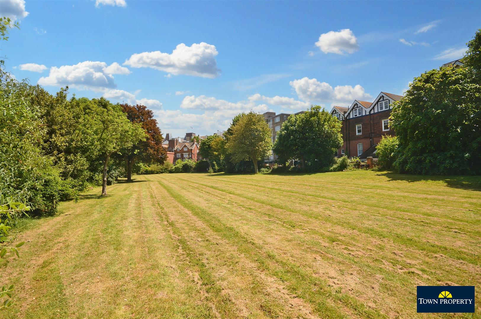 Property Details for Jevington Gardens Eastbourne BN21 4HN Town